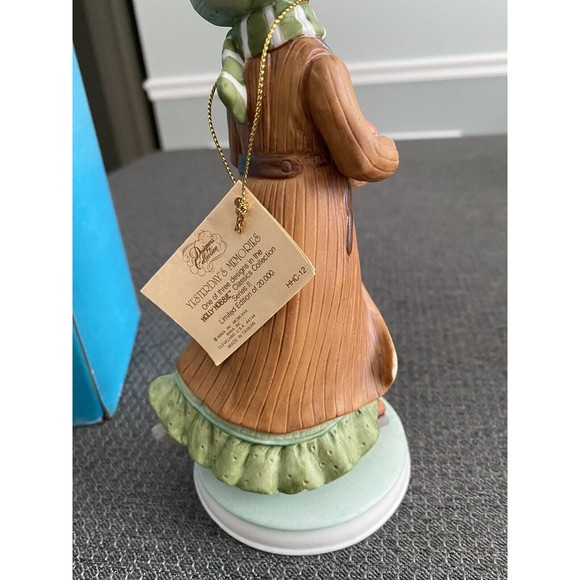 Vintage Holly Hobby “Girl Skating” Hand Painted Porcelain Figurine IOB - Picture 4 of 8